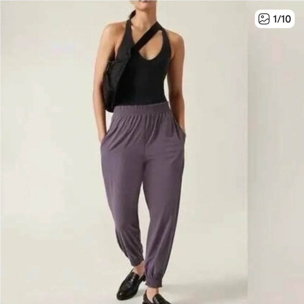 ATHLETA Savannah Jogger Size 10 Dust‎ Violet Purple